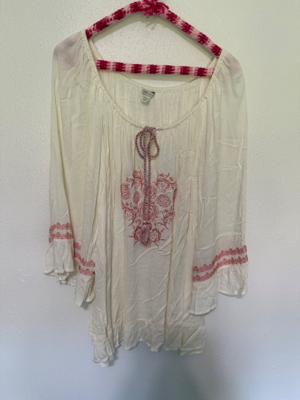 Cato Peasant Top Cream with Pink Embroidery Tie Neck Boho Womans 22/24W
